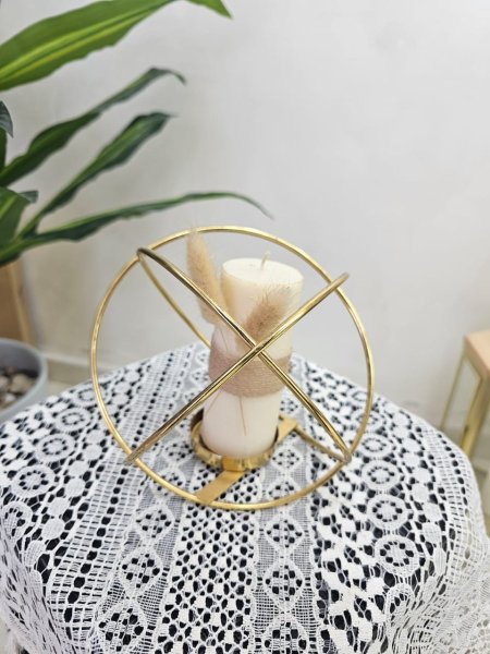 شمعدان حديد