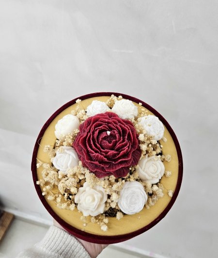 باقة ورد بعلبة شفاف فخمة