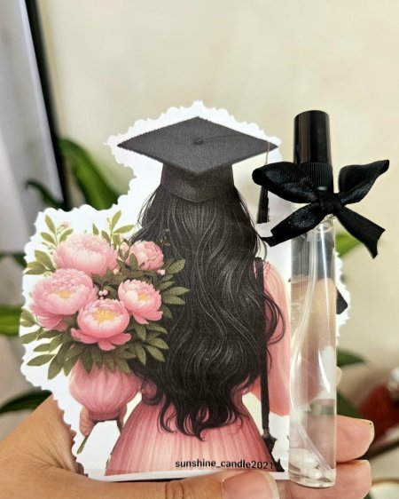 كرت تخرج مع عطر ١٠ مل